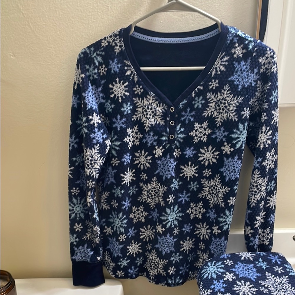 Snowflake Patterned Long Sleeve Top and Bottom PJ Set